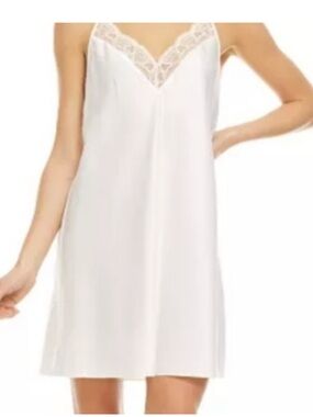 Flora by Flora Nikrooz Kit Matte Heart Lace Chemise Nightgown